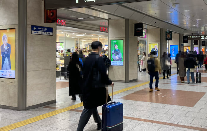 JR名古屋駅コンコースサイネージ実施2022/12/19〜25の様子1